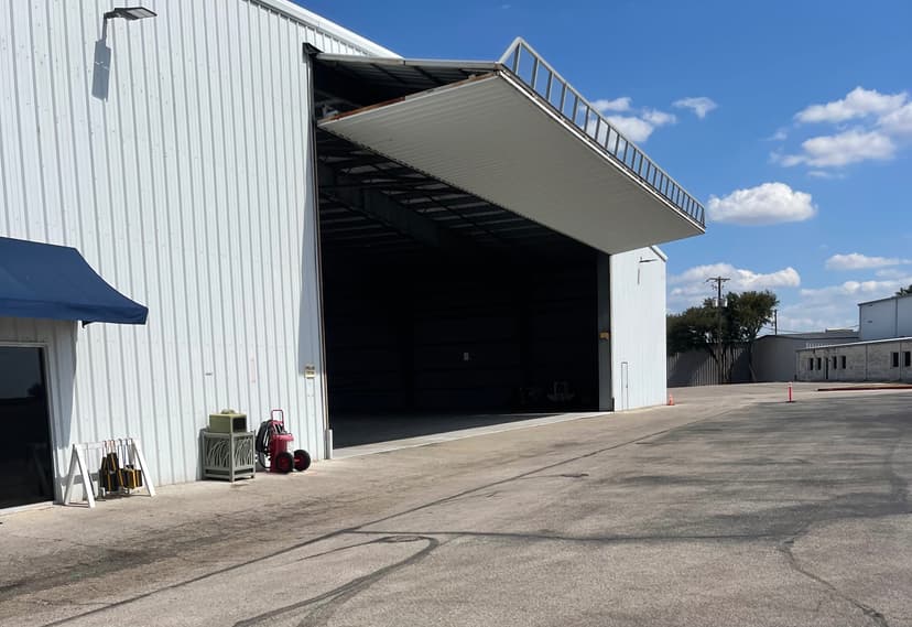 hangar popup image 4