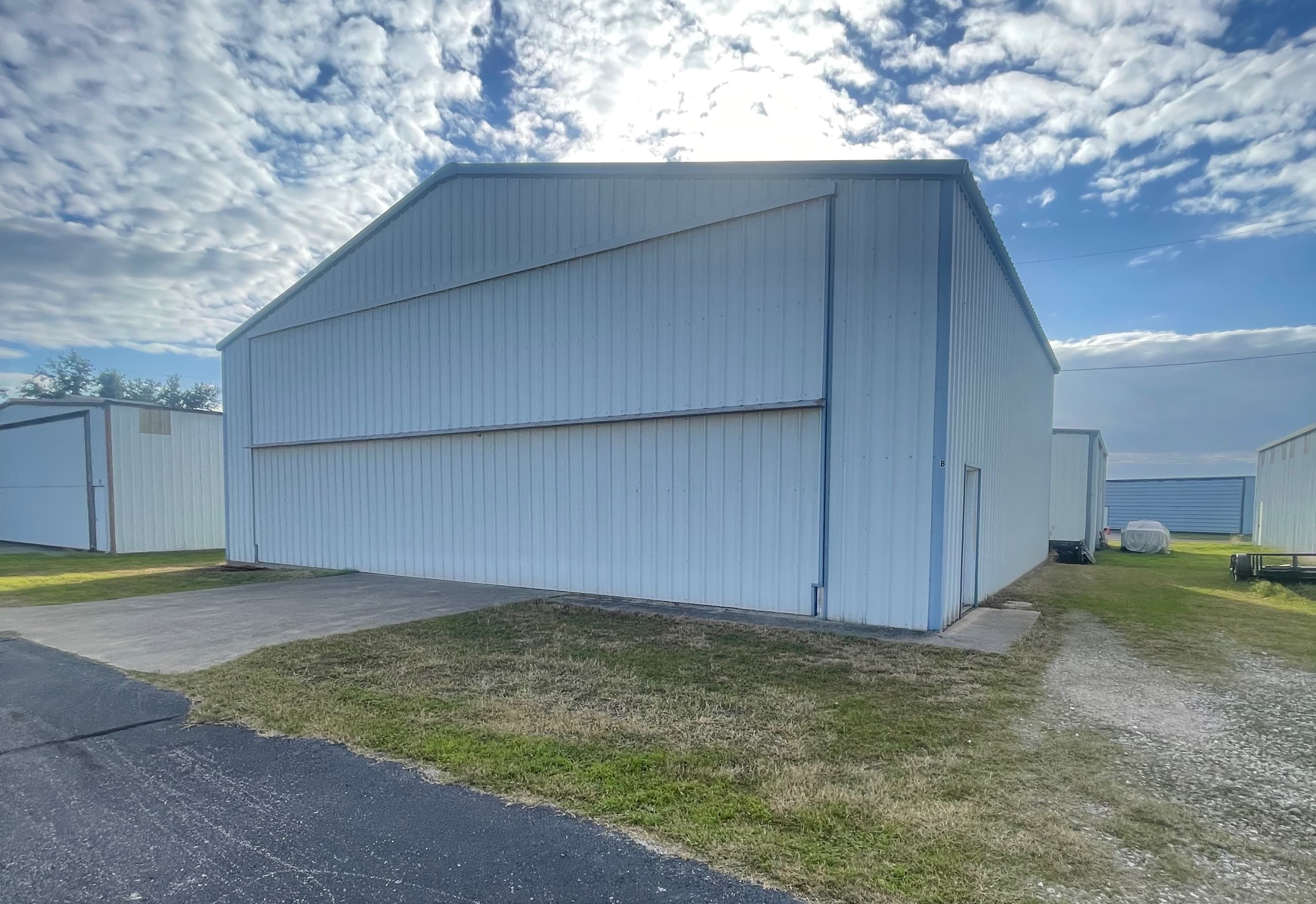 hangar popup image 3