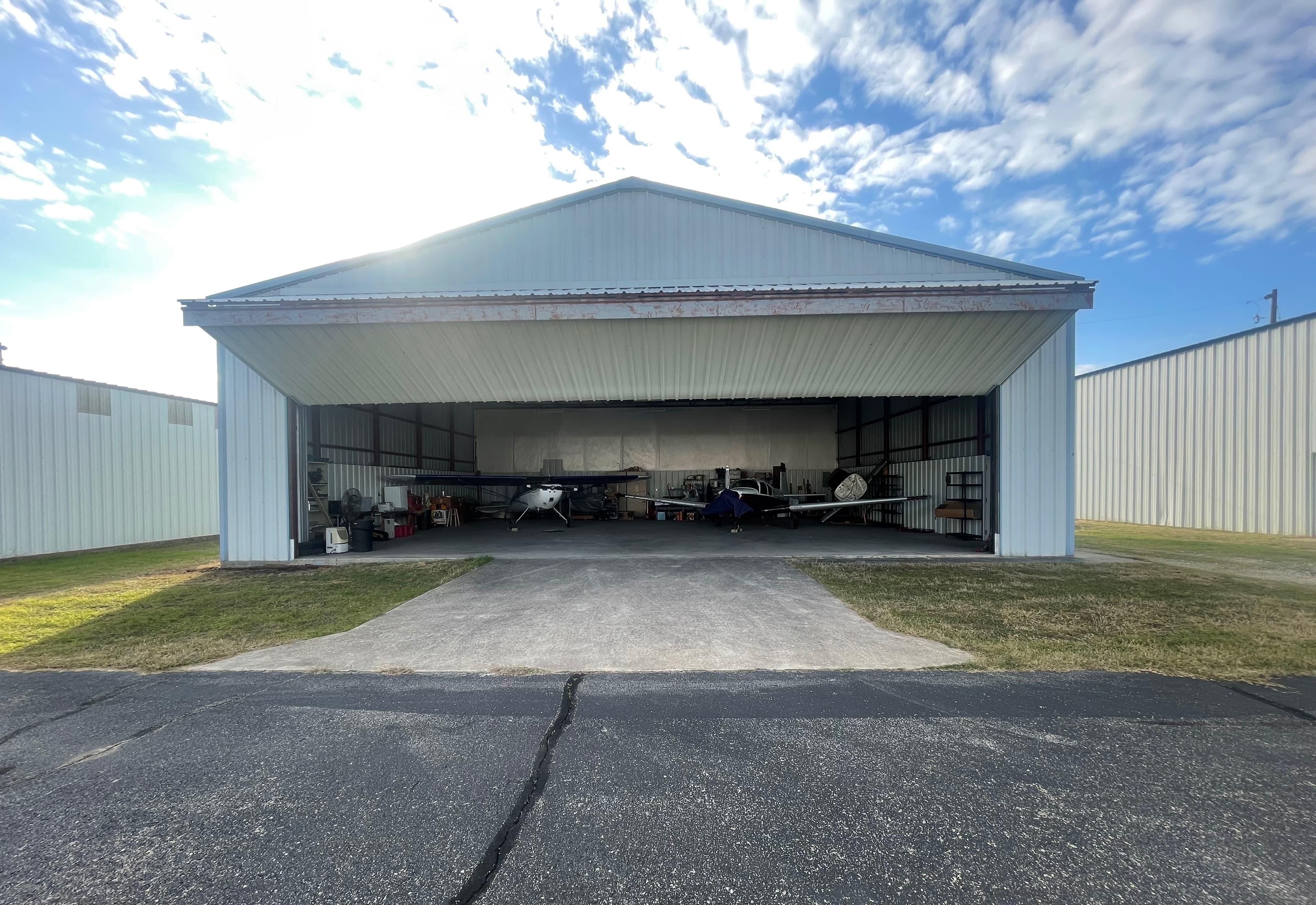 hangar popup image 2