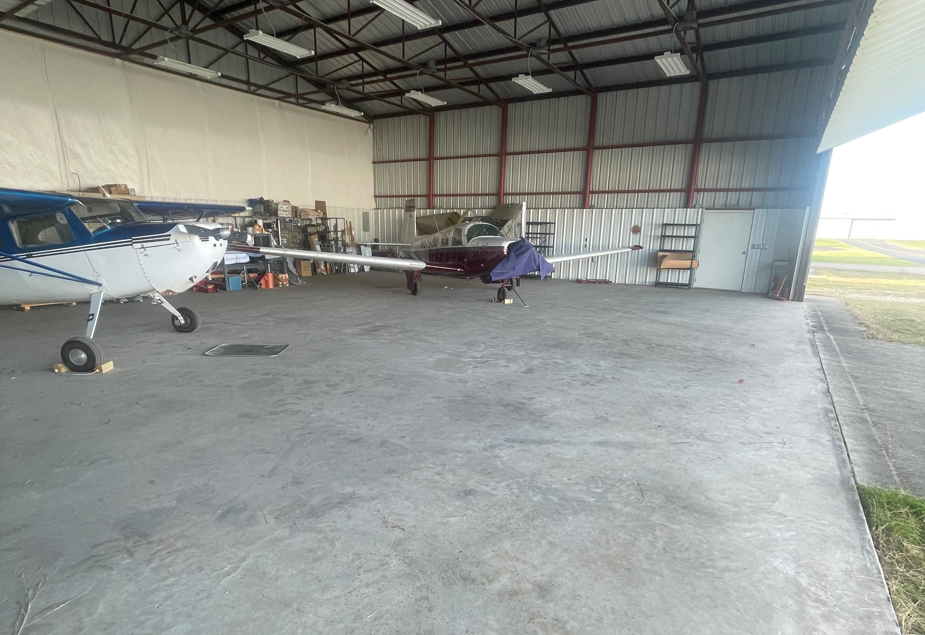 hangar popup image 4