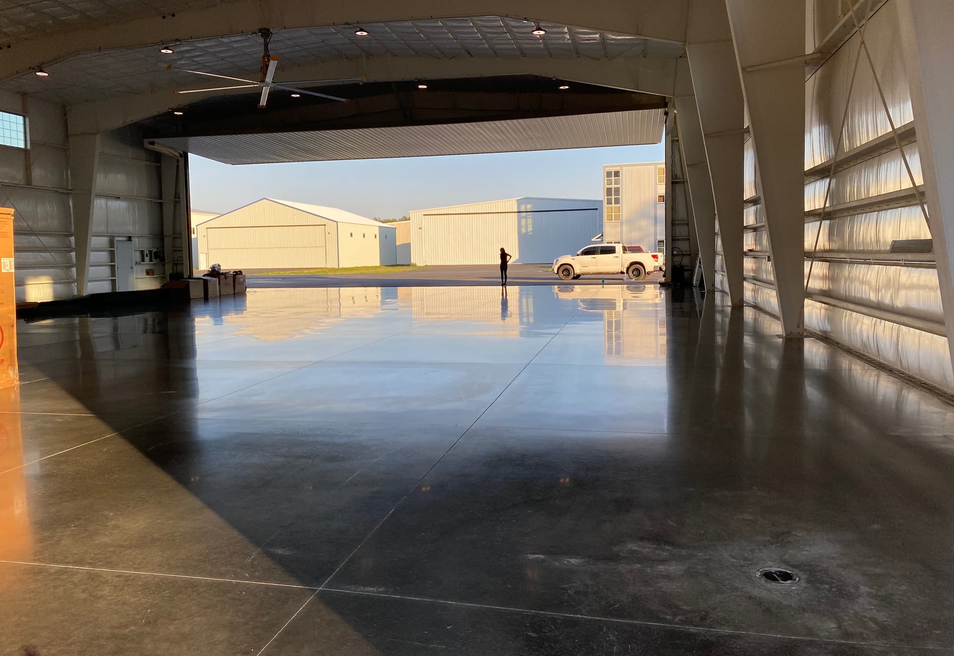 hangar popup image 4