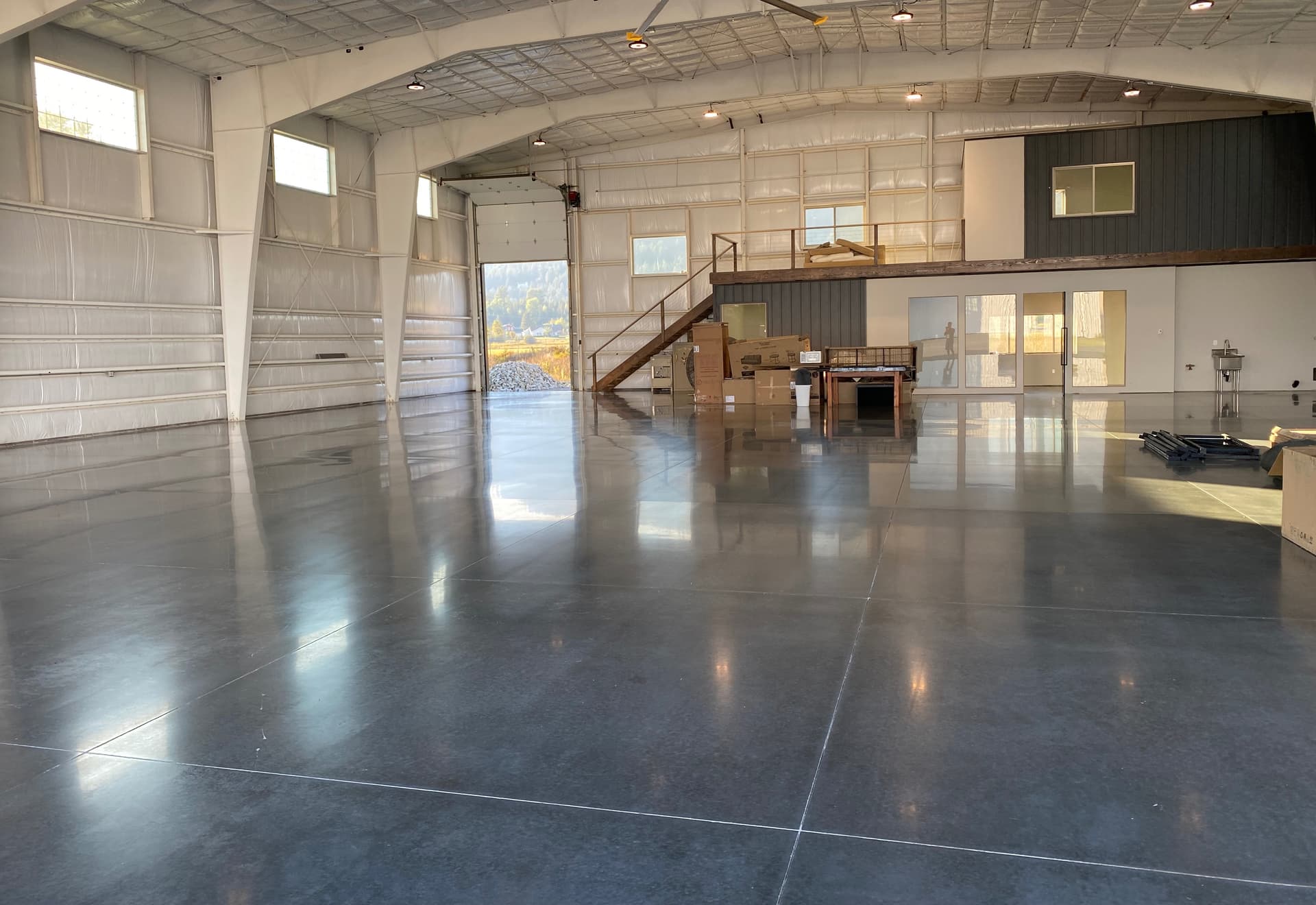 hangar popup image 5