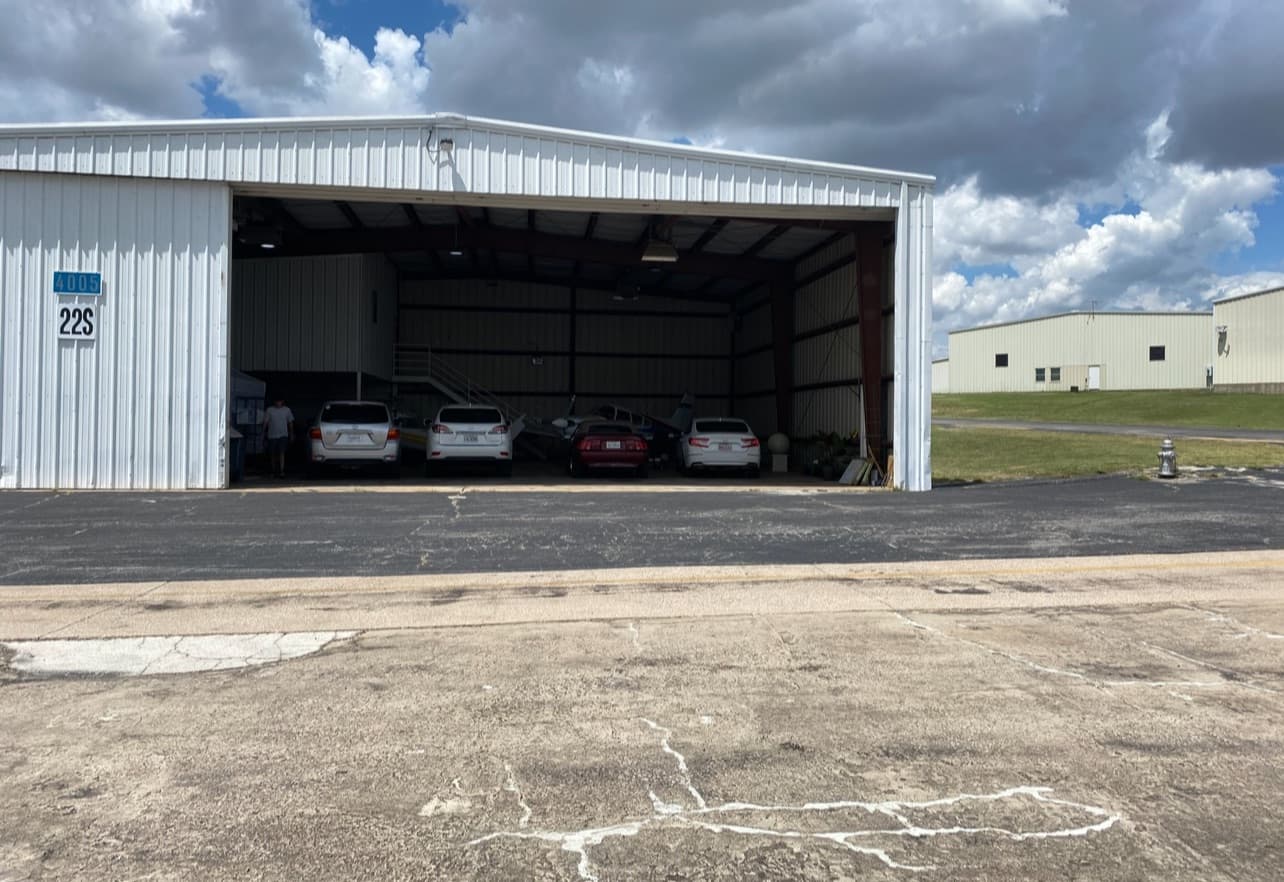 hangar popup image 3