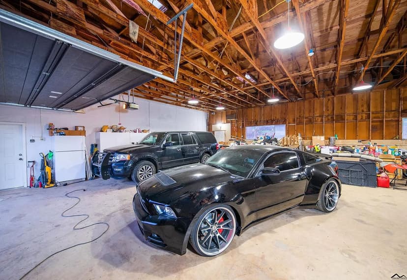 hangar popup image 3