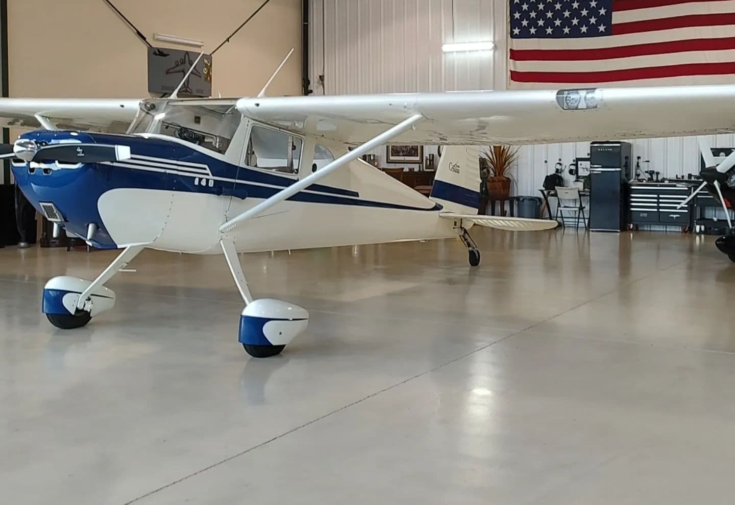 hangar popup image 4