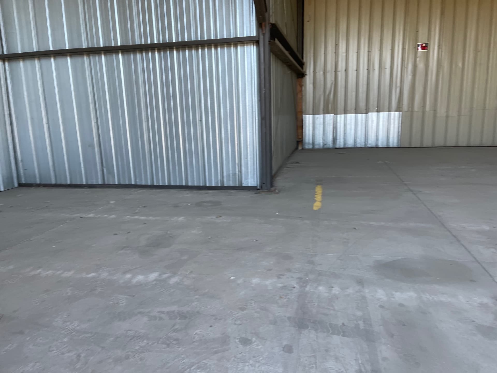 hangar popup image 3
