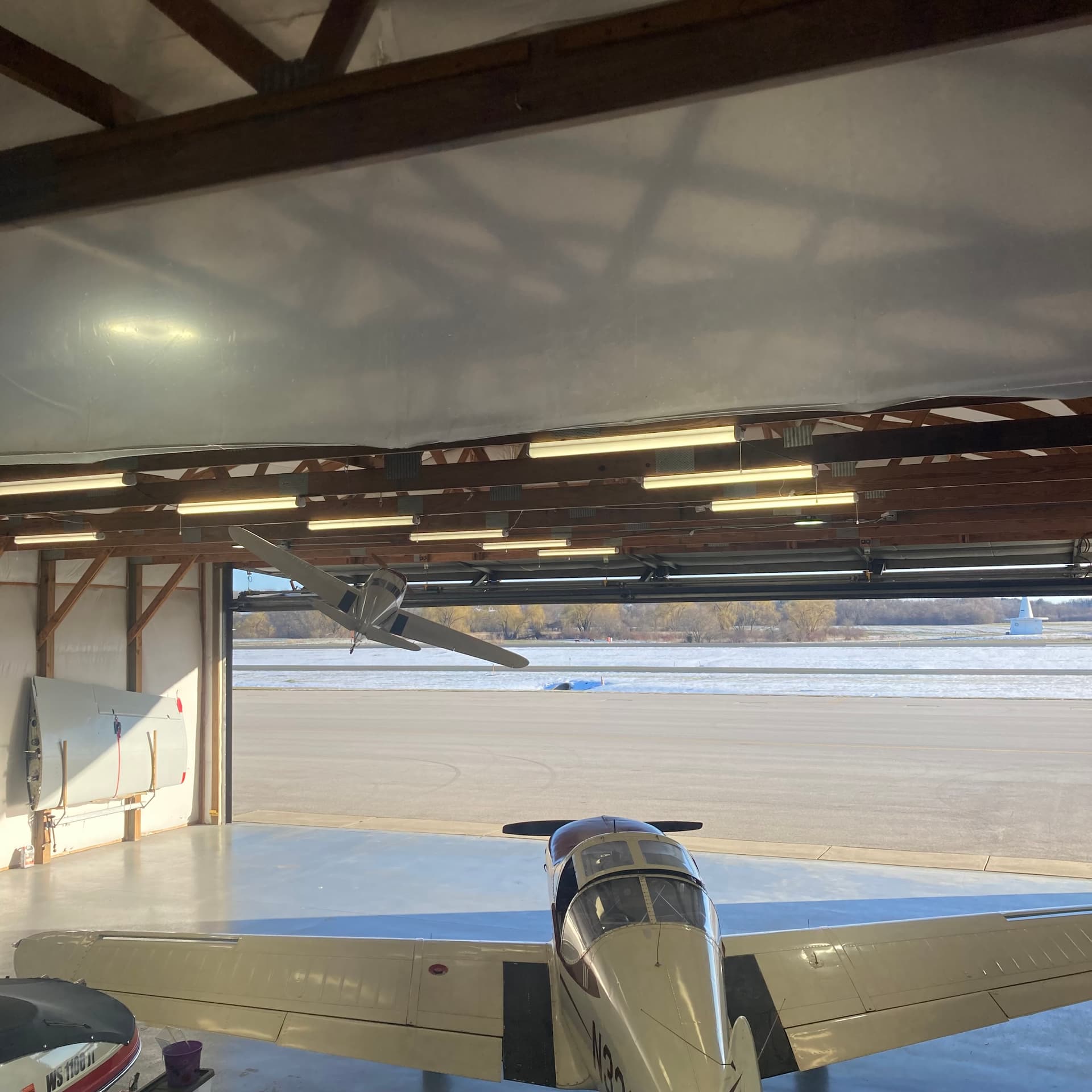 hangar popup image 3