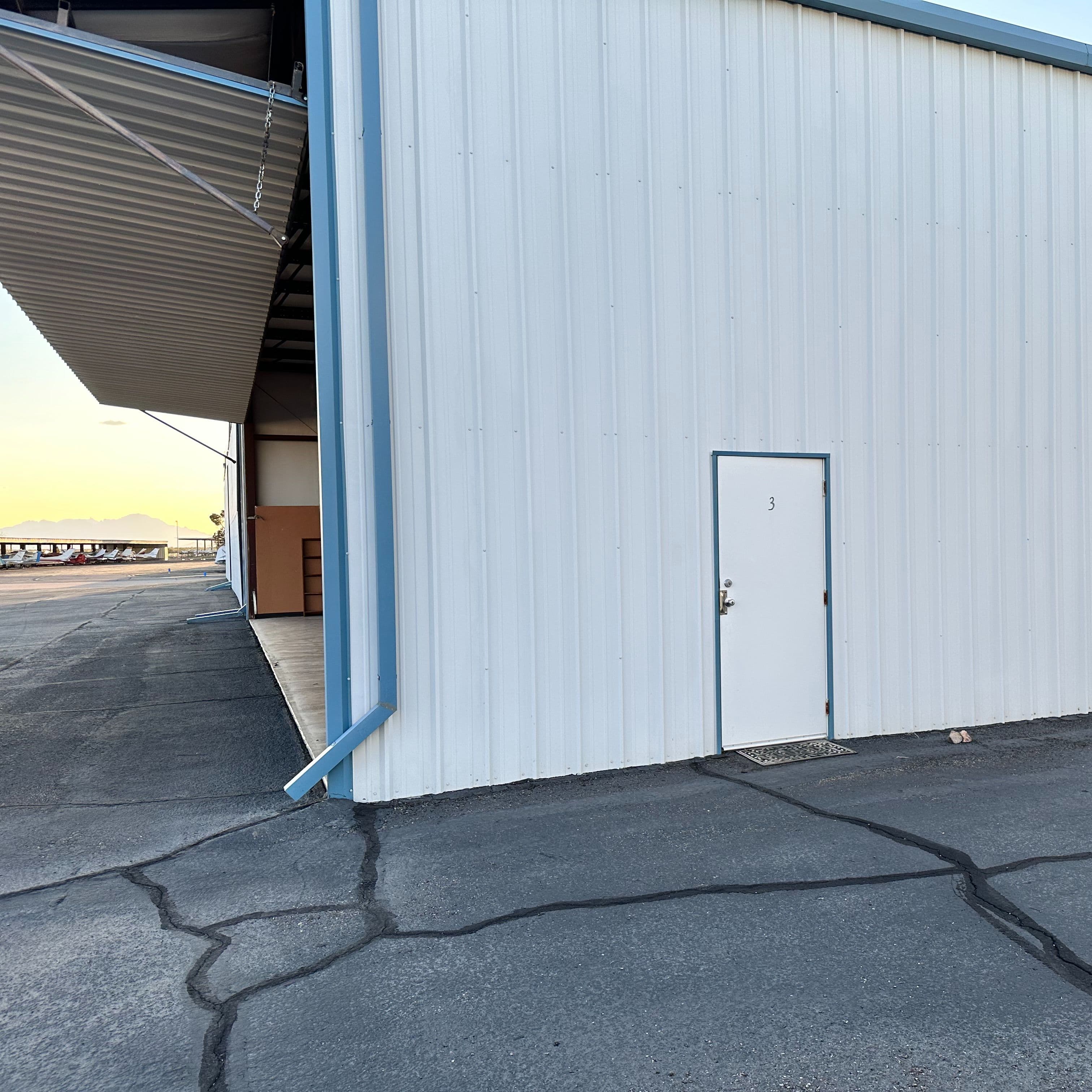 hangar popup image 2