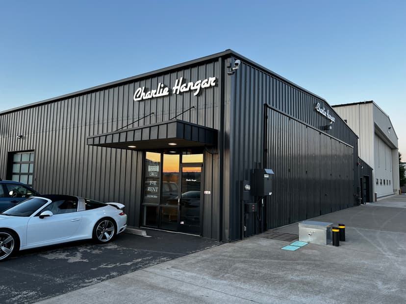 hangar popup image 5