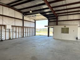 hangar popup image 4