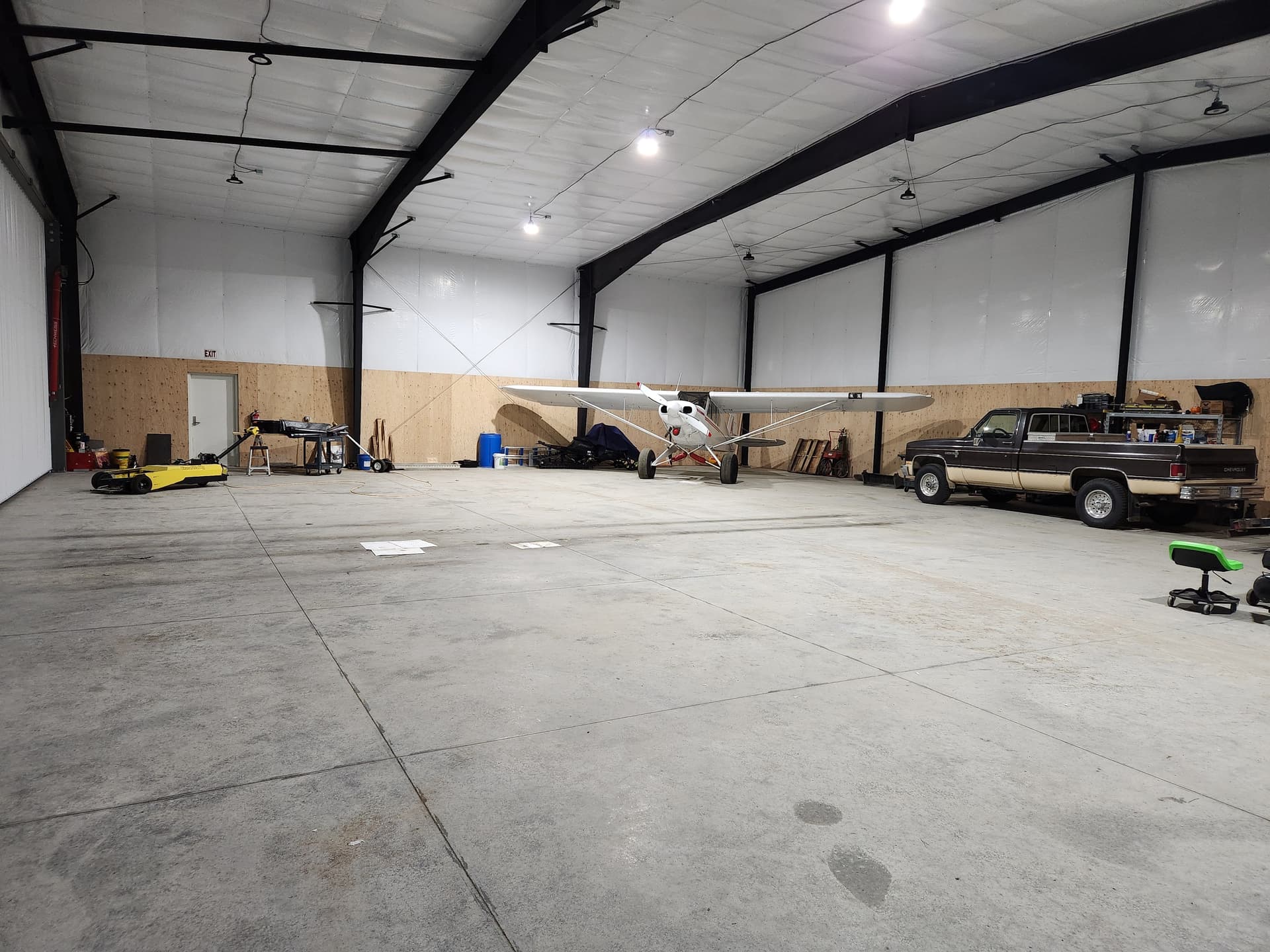 hangar popup image 2
