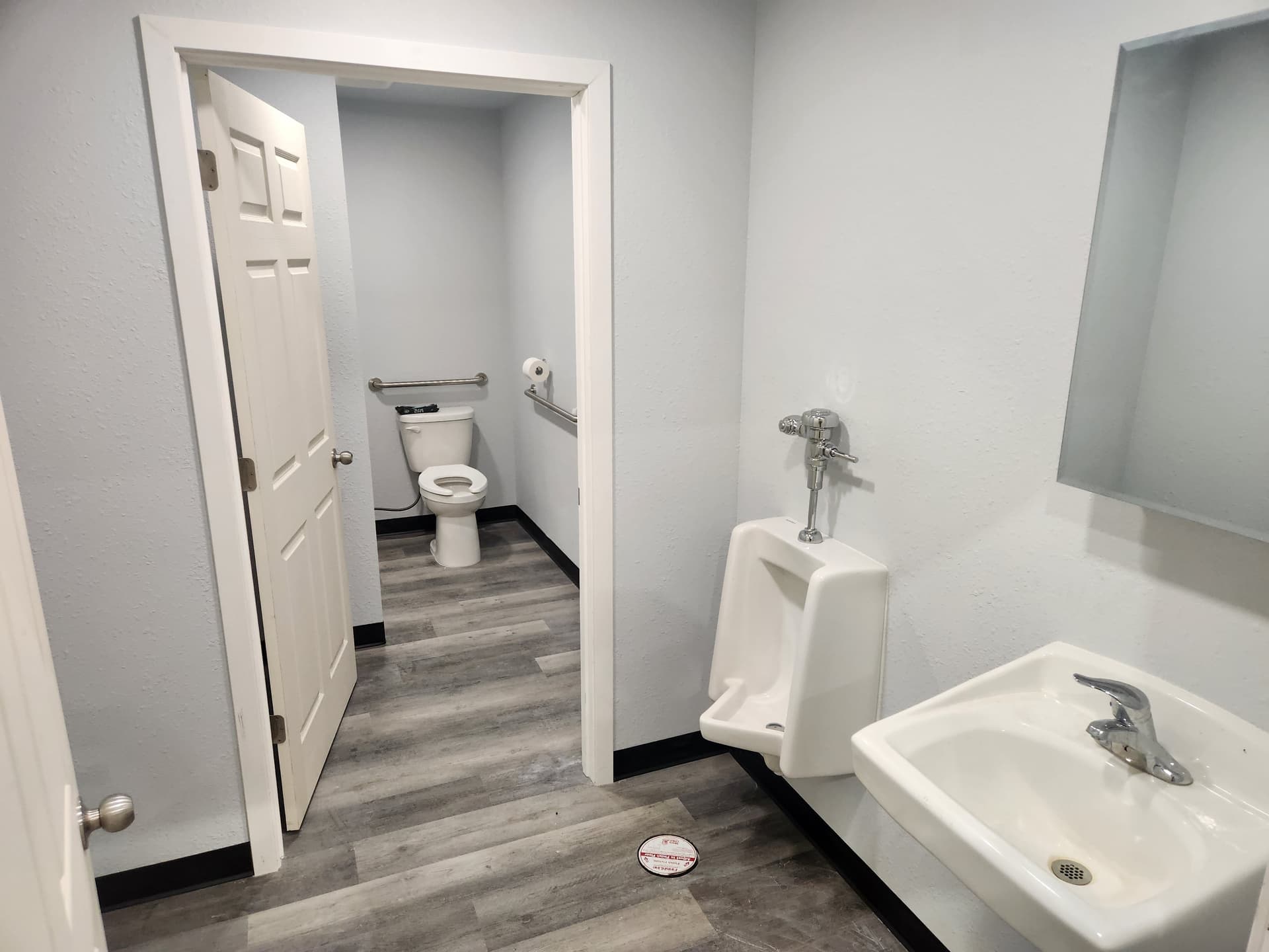 hangar popup image 4