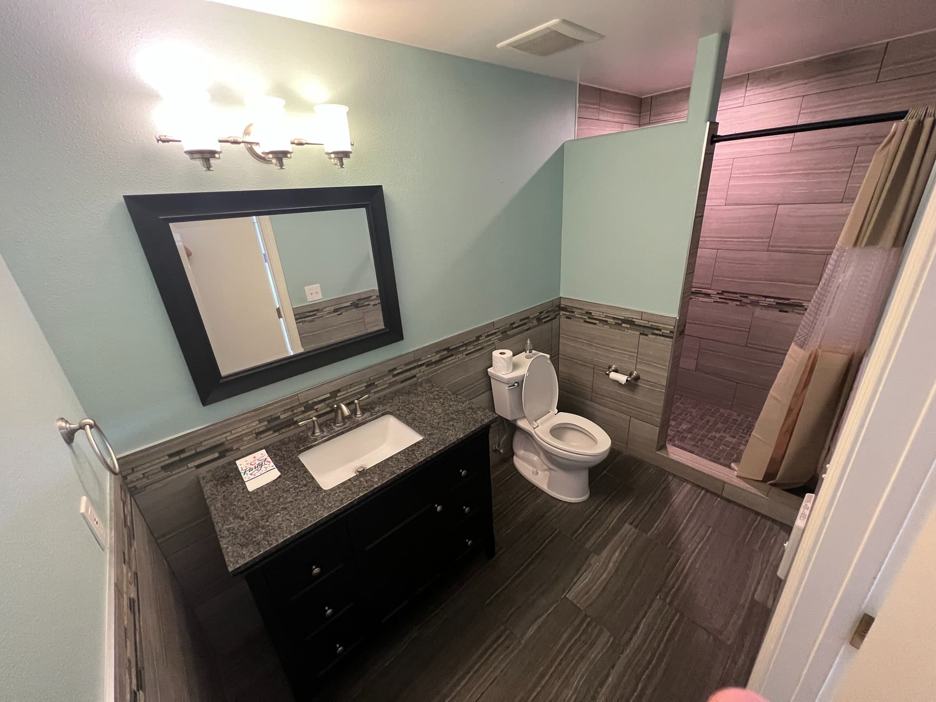 hangar popup image 3