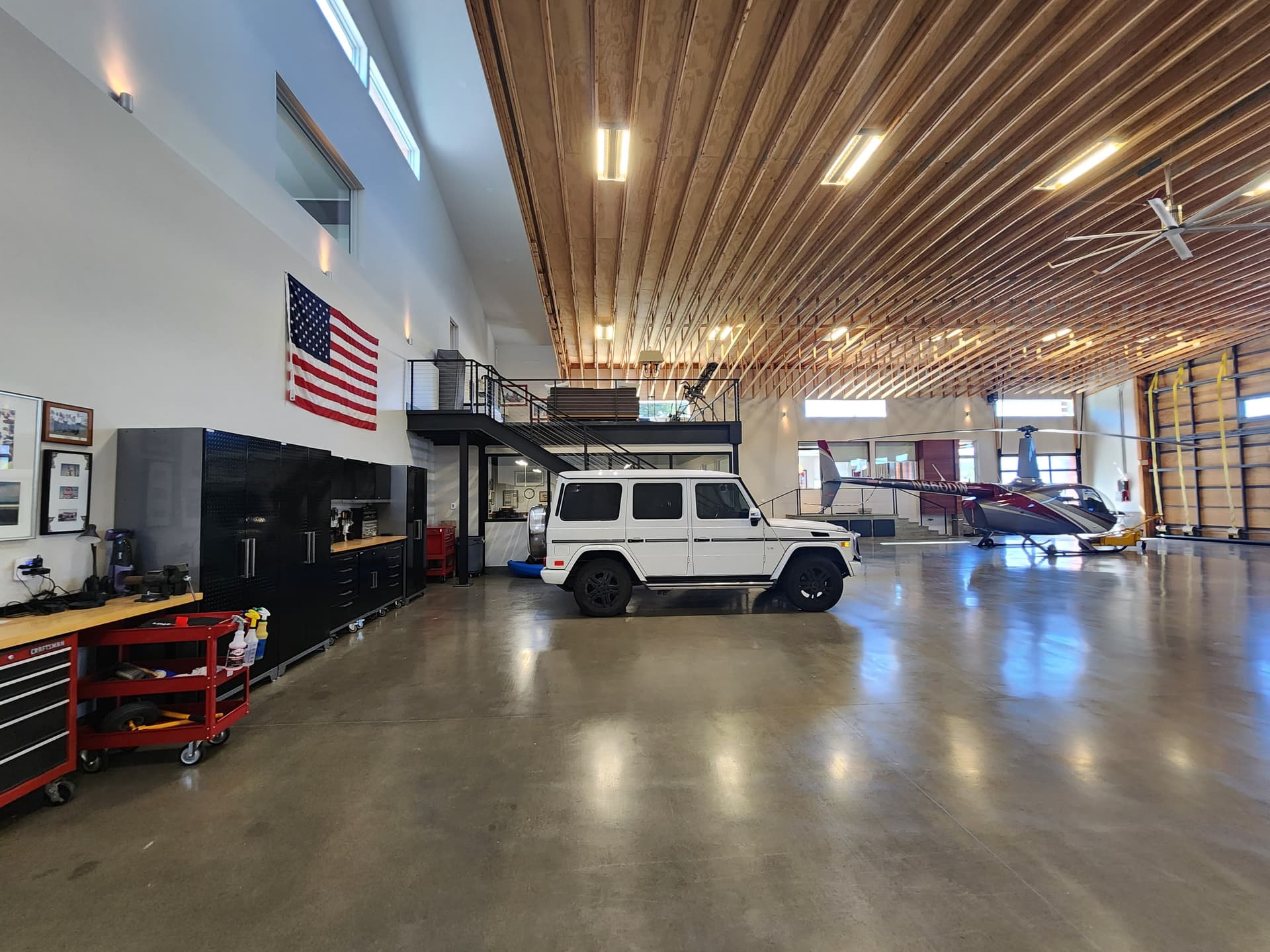 hangar popup image 12