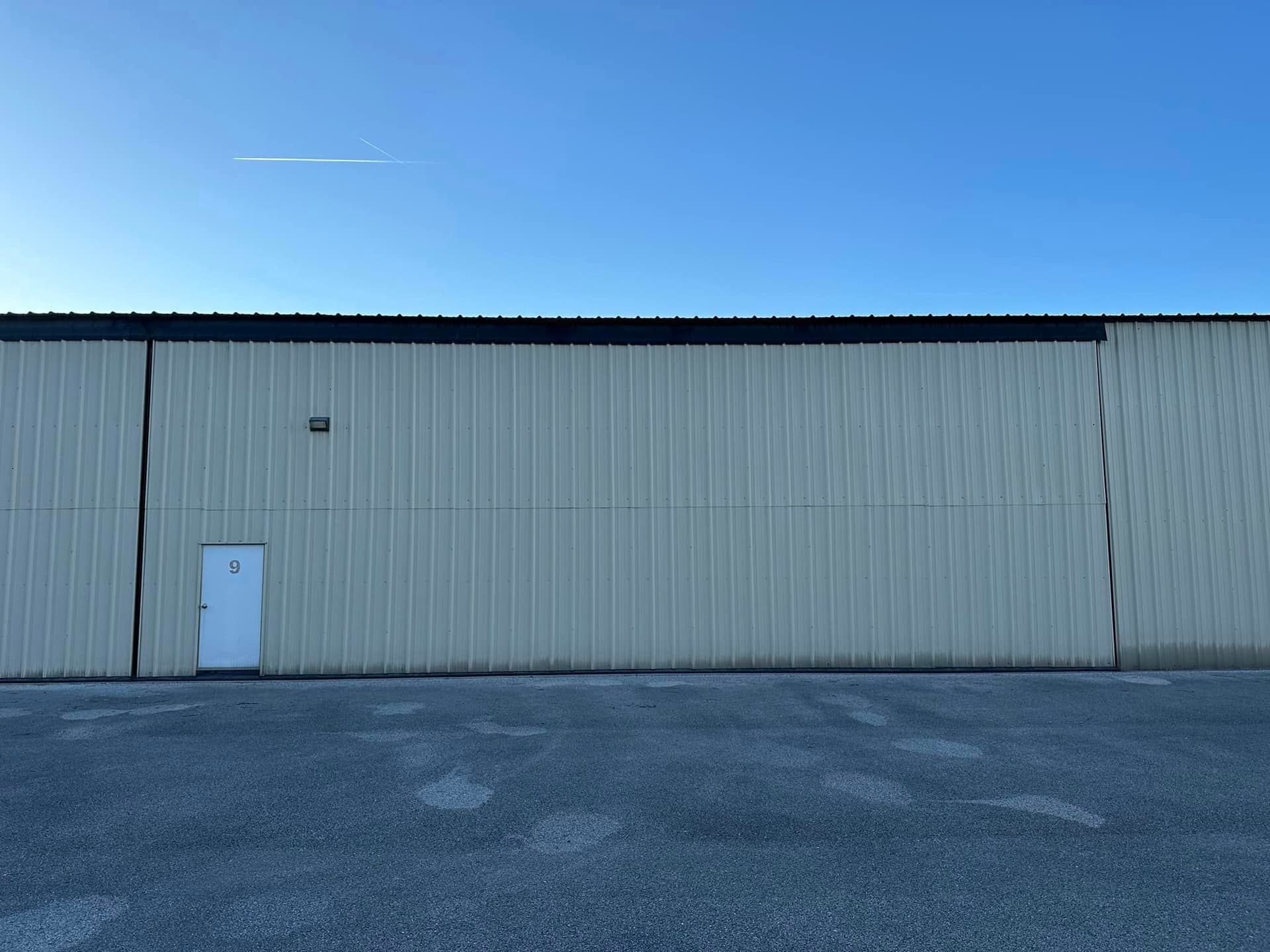hangar popup image 2