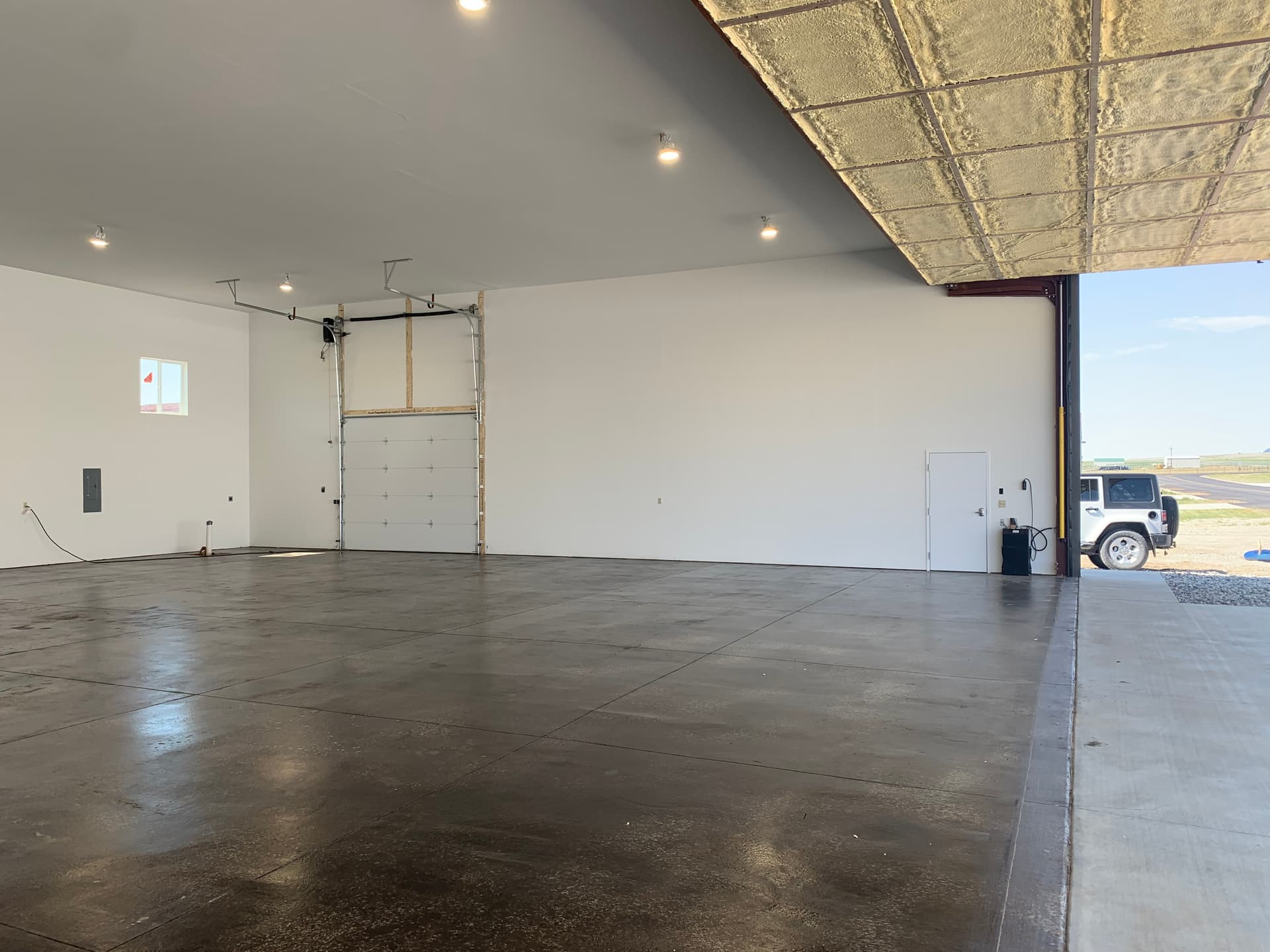 hangar popup image 6