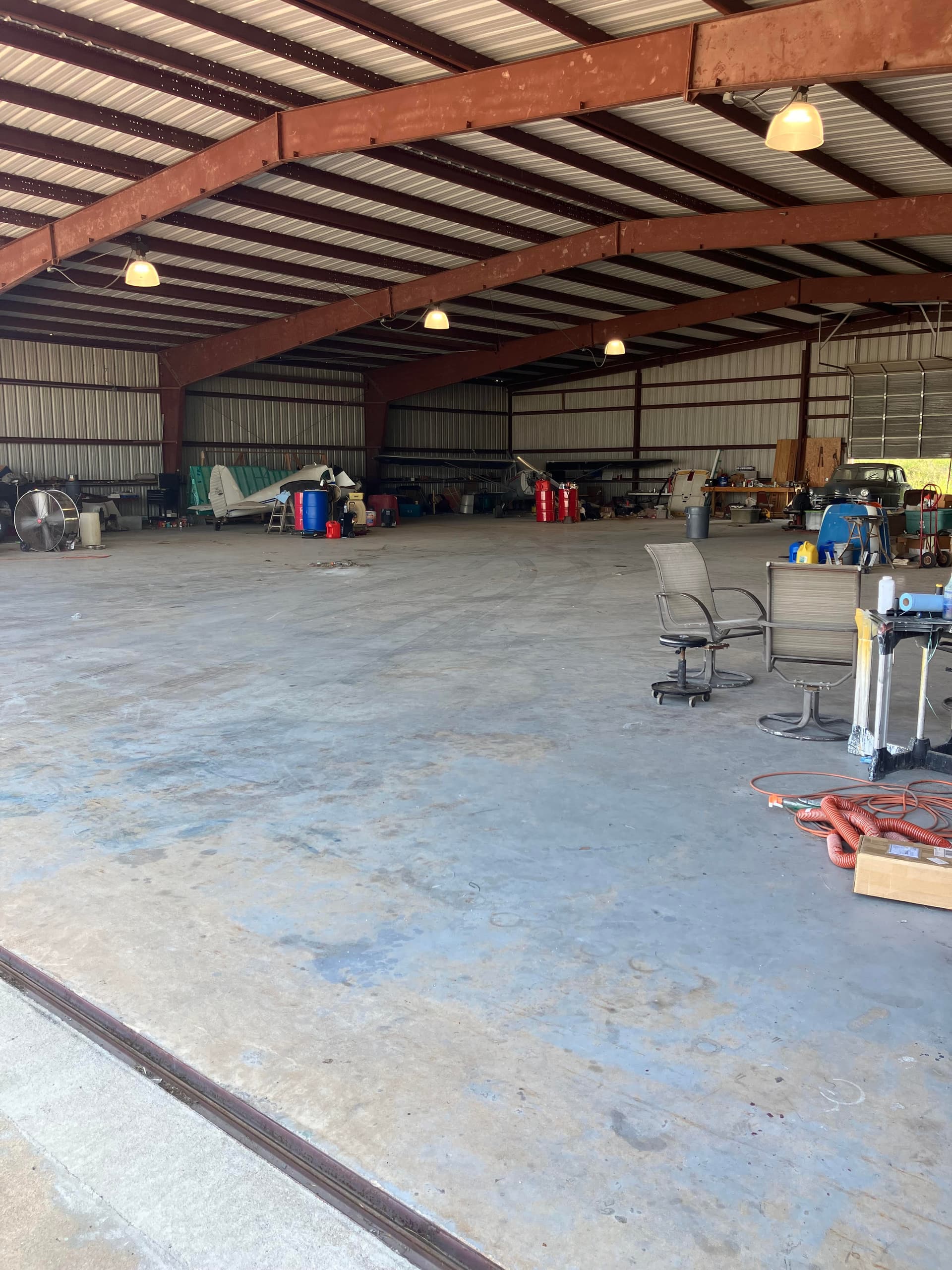 hangar popup image 1