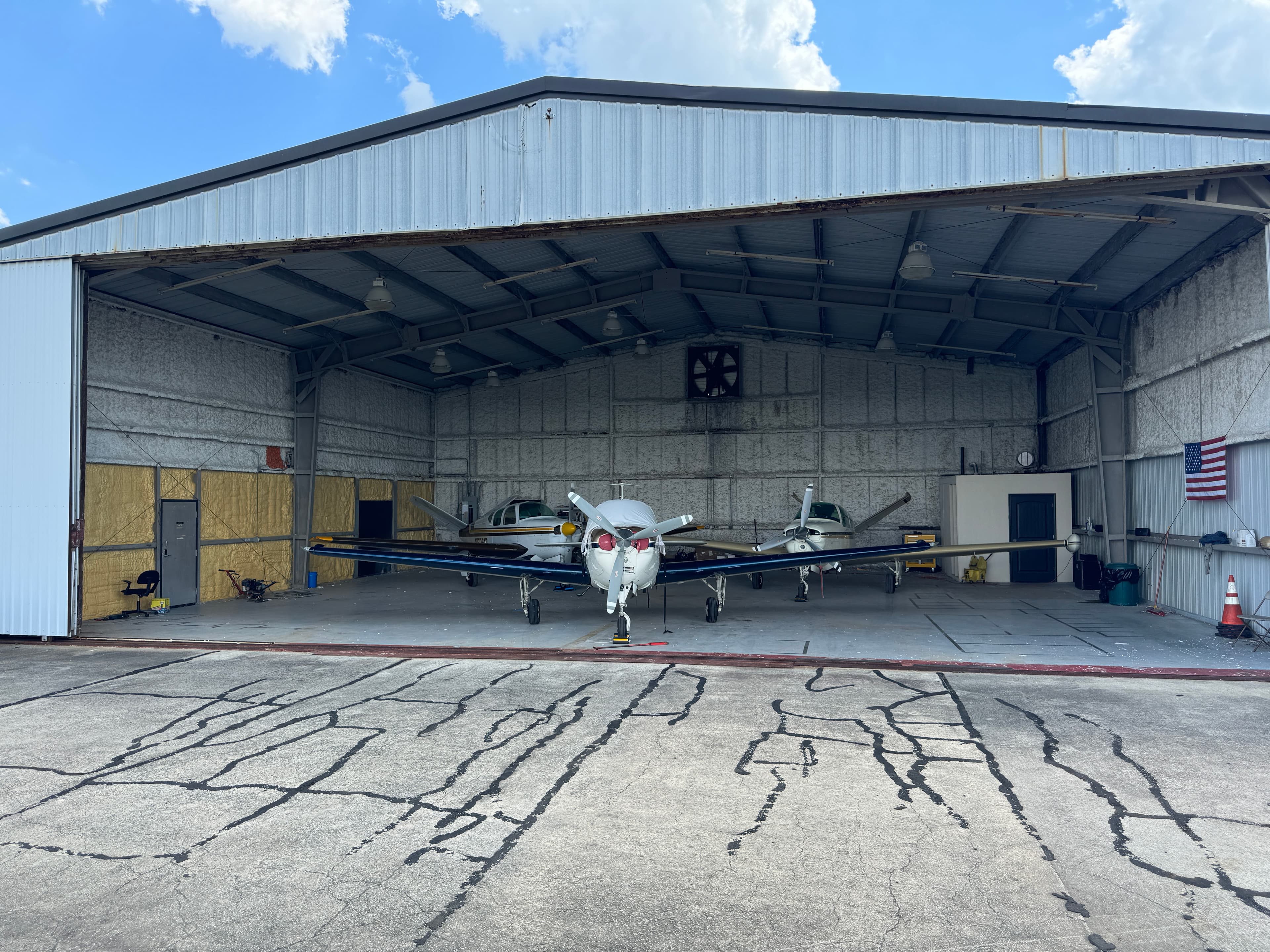 hangar popup image 2