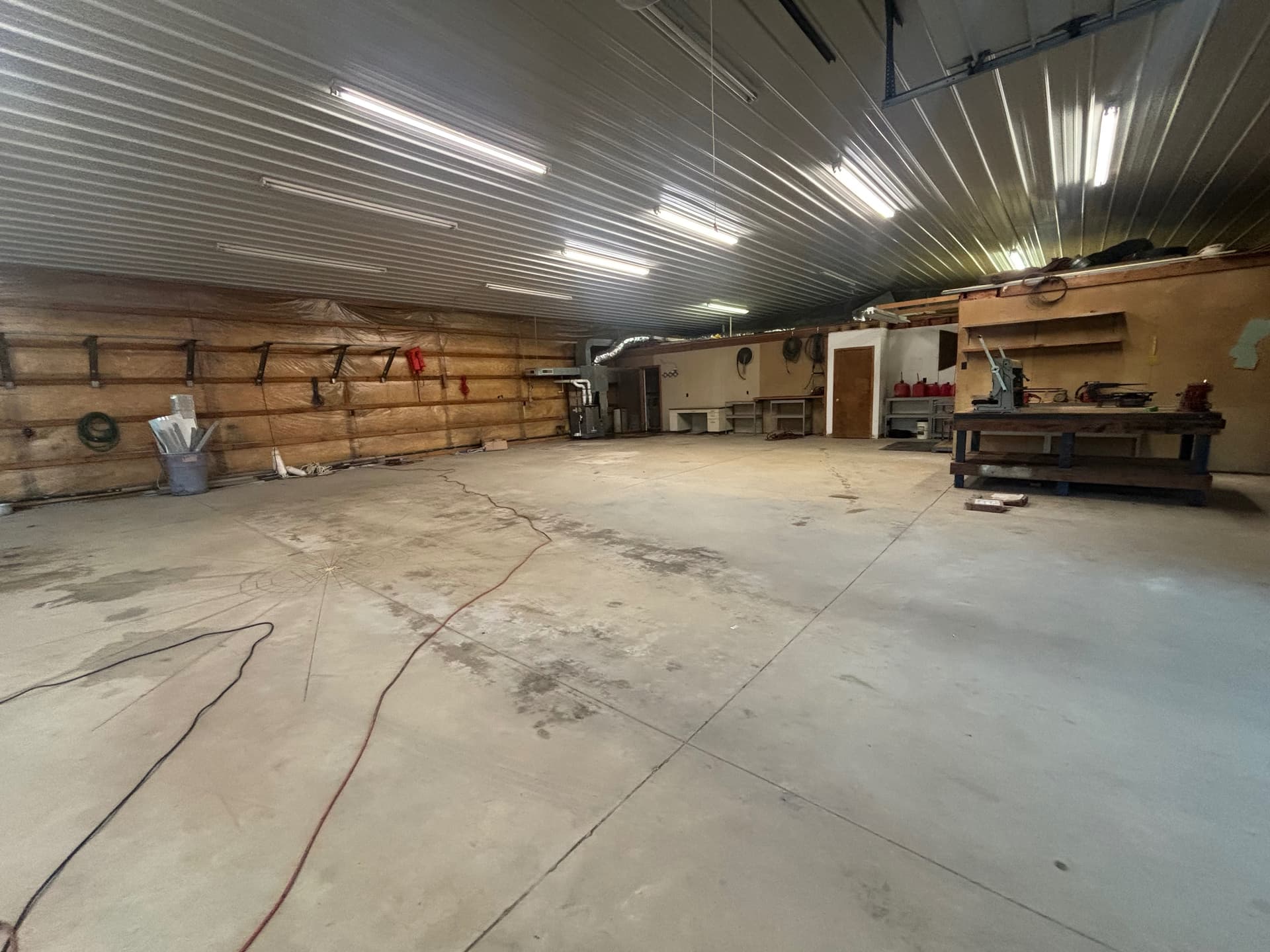 hangar popup image 5