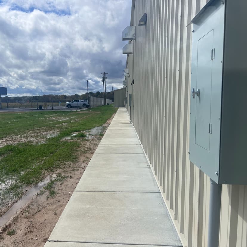 hangar popup image 3