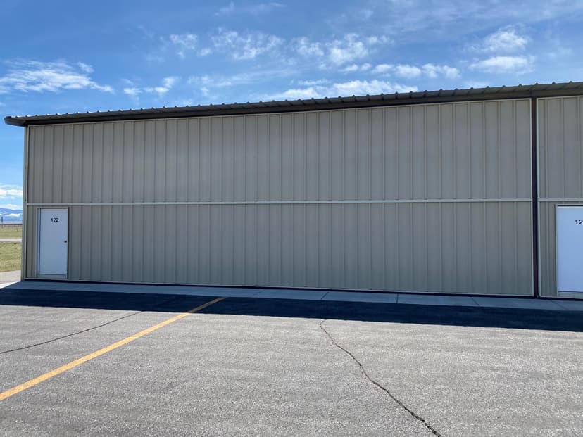 hangar popup image 1