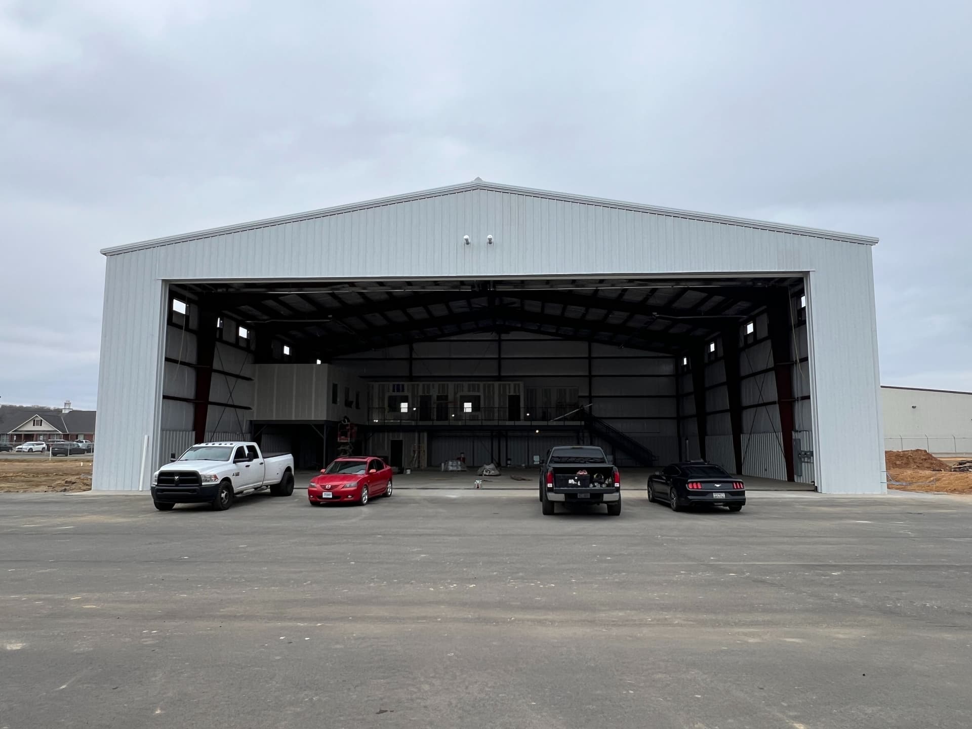 hangar popup image 1