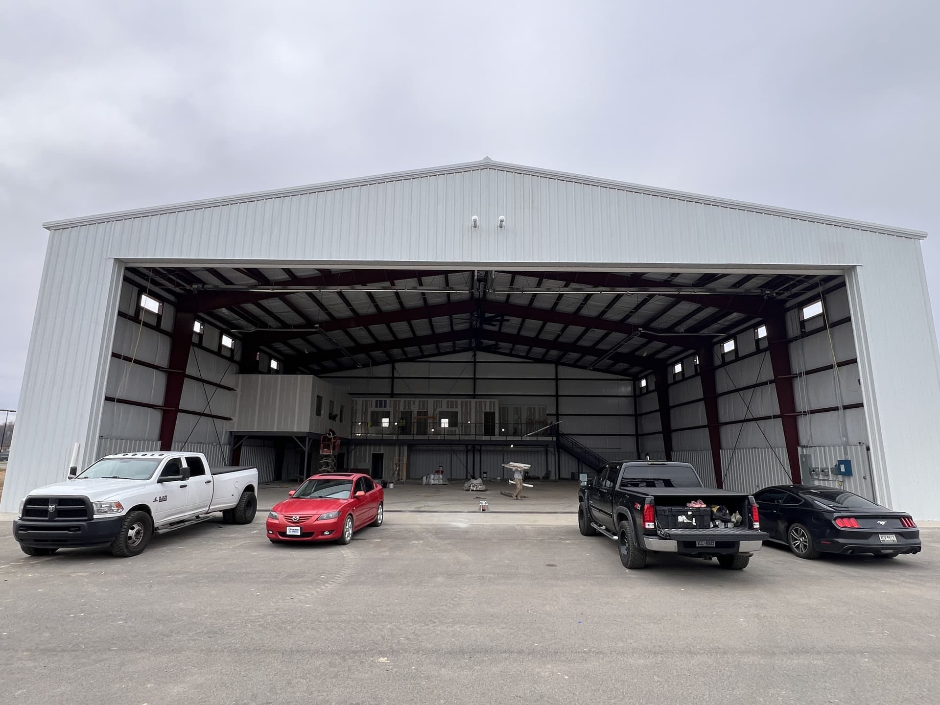 hangar popup image 2