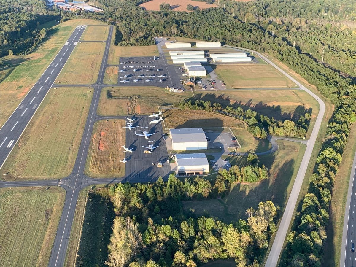 hangar popup image 3