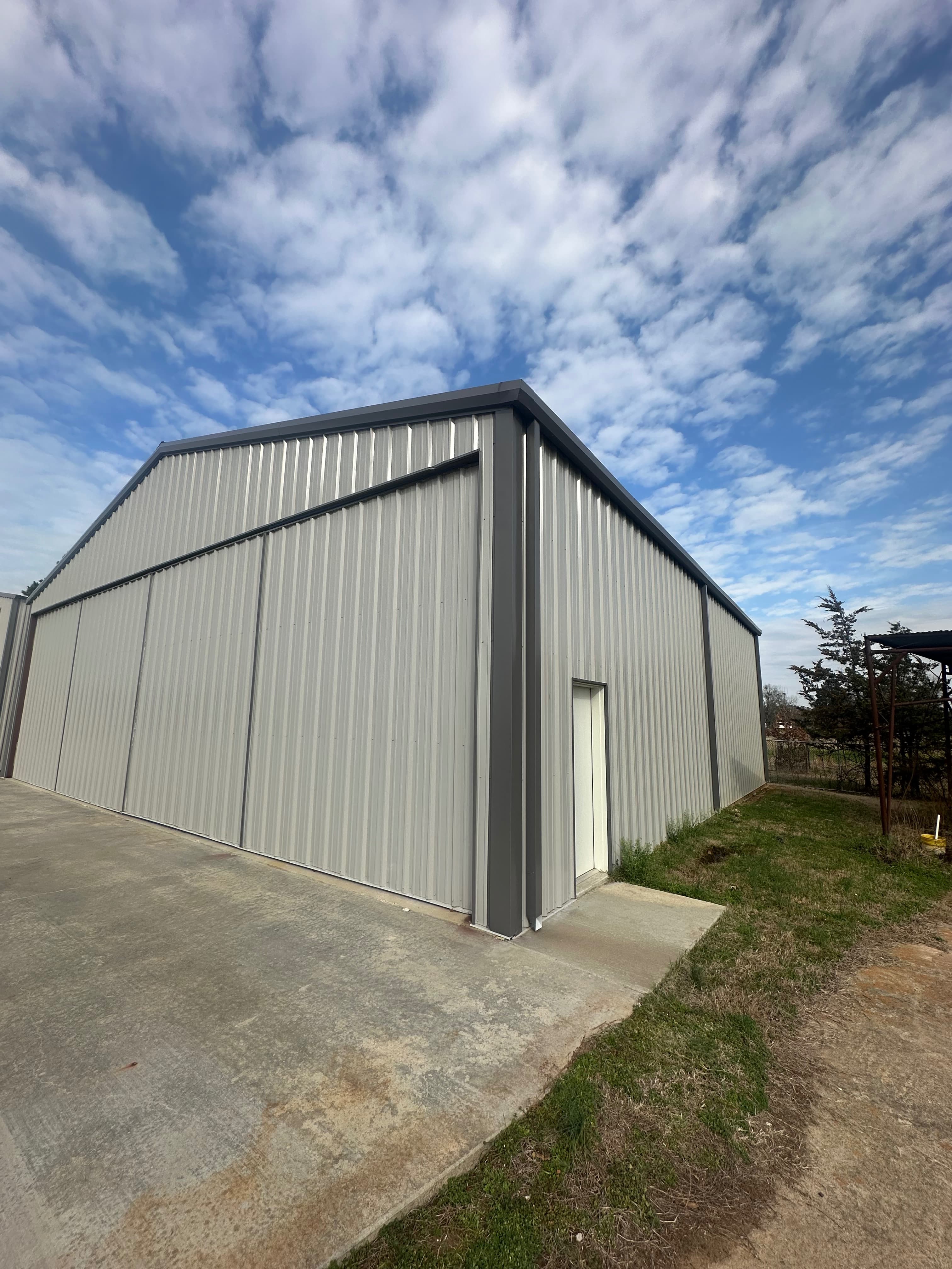 hangar popup image 3