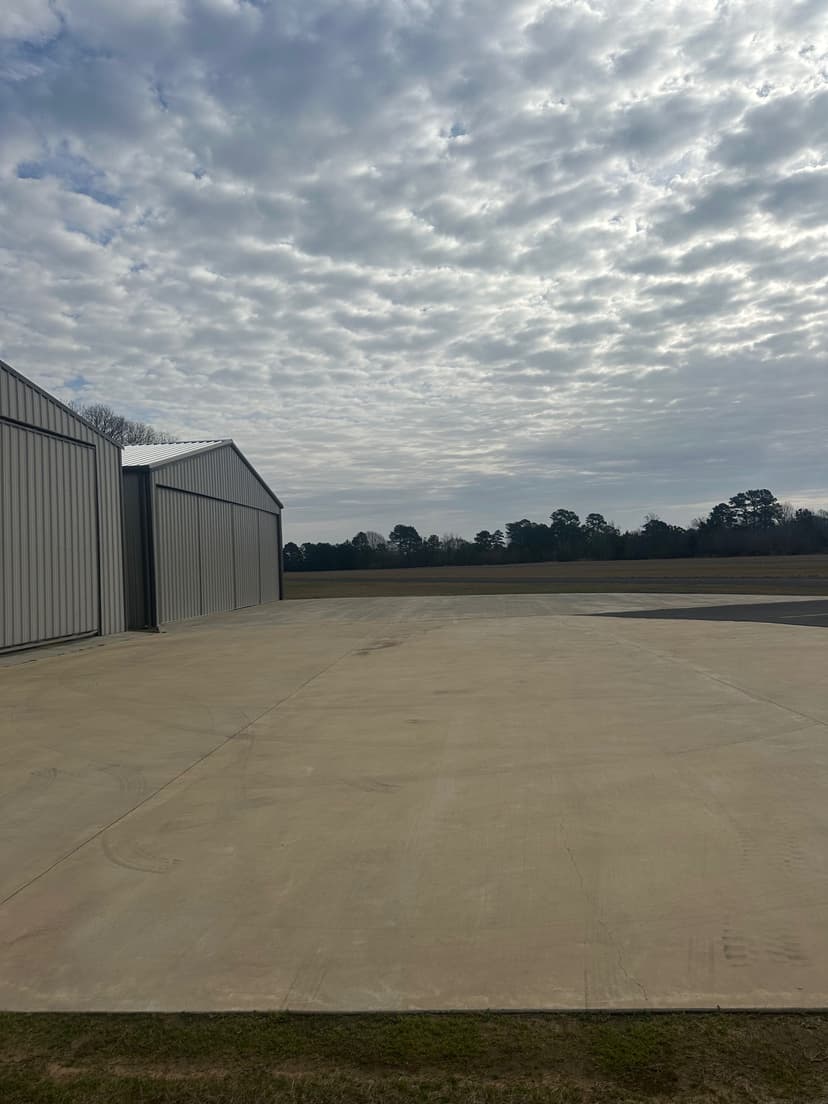 hangar popup image 4