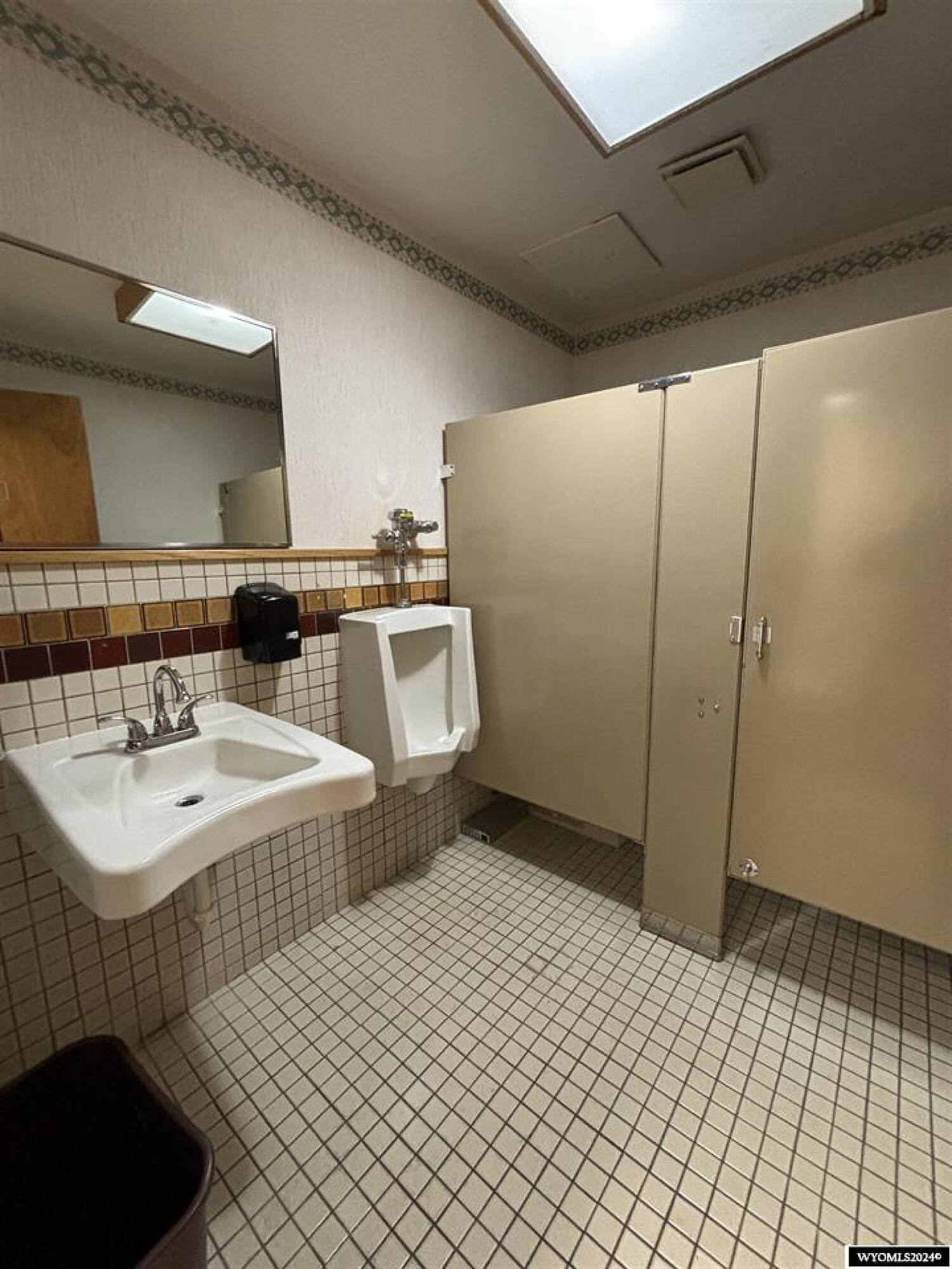 hangar popup image 12