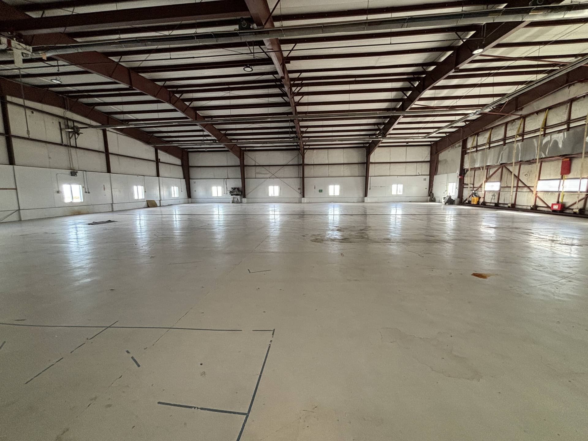 hangar popup image 4