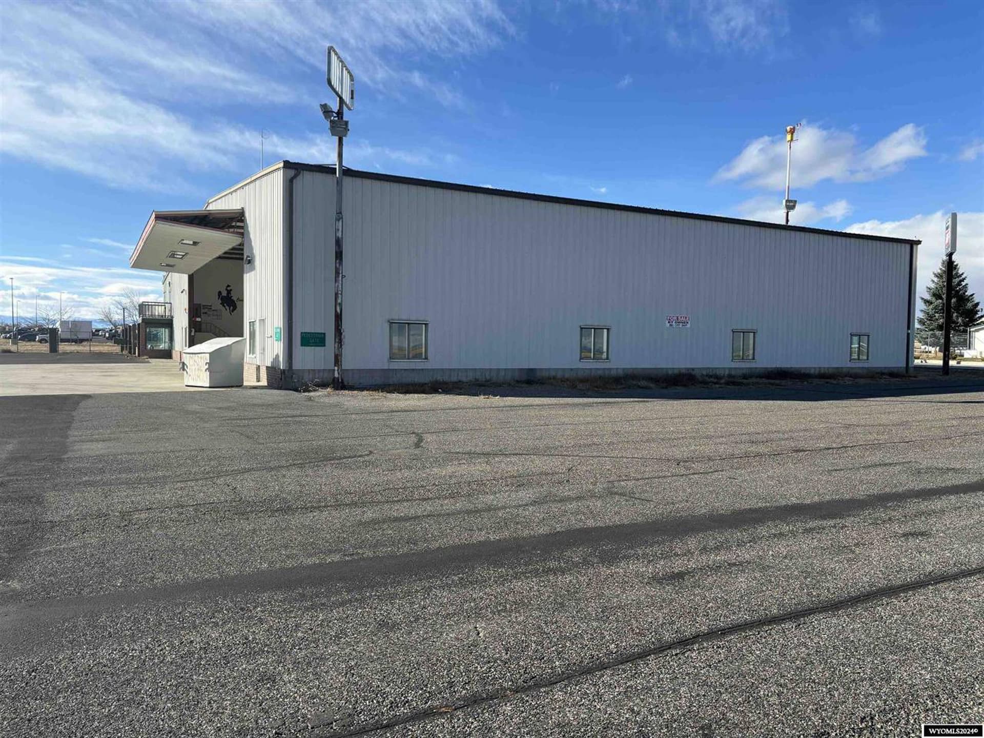 hangar popup image 6