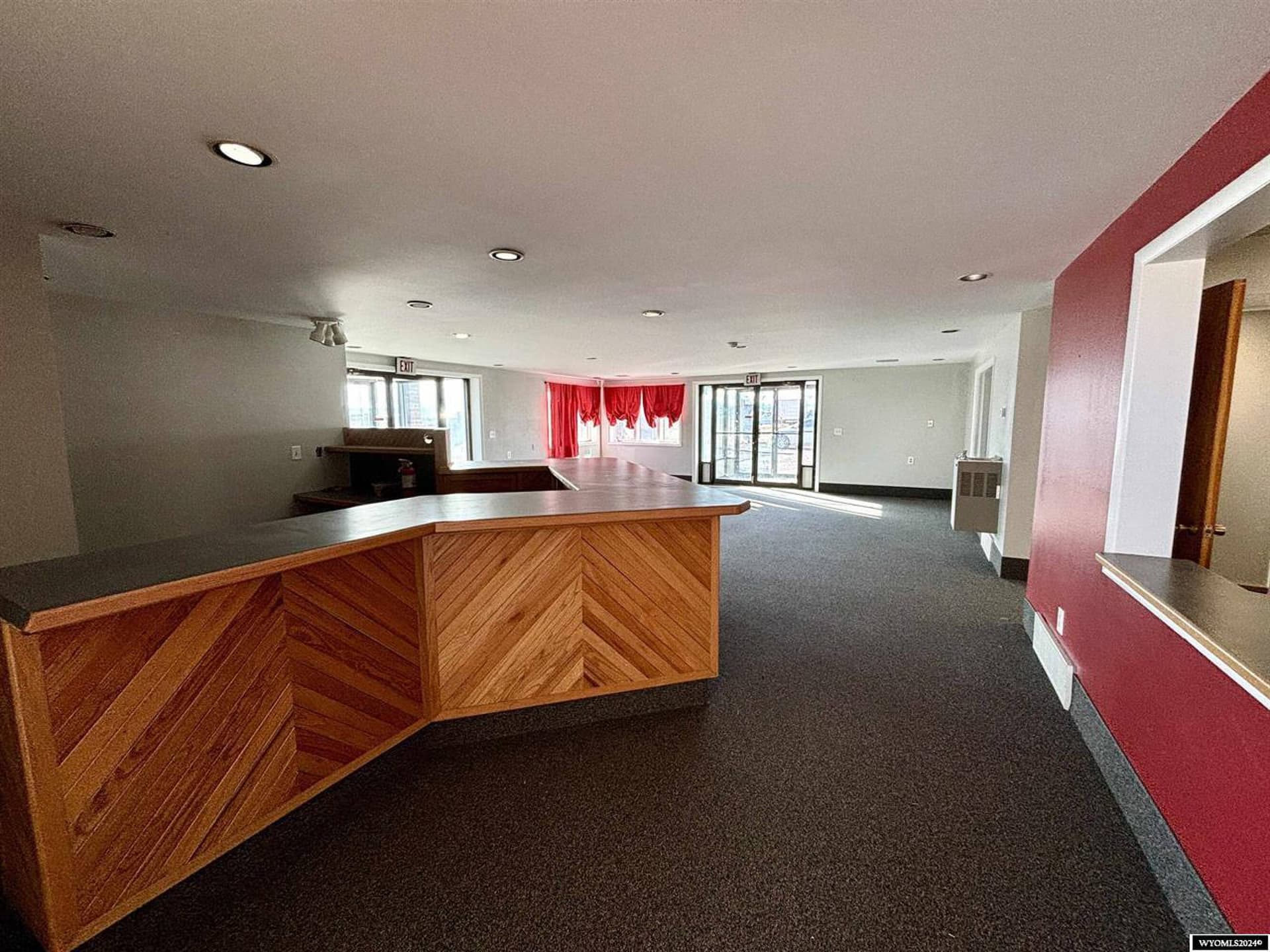 hangar popup image 7