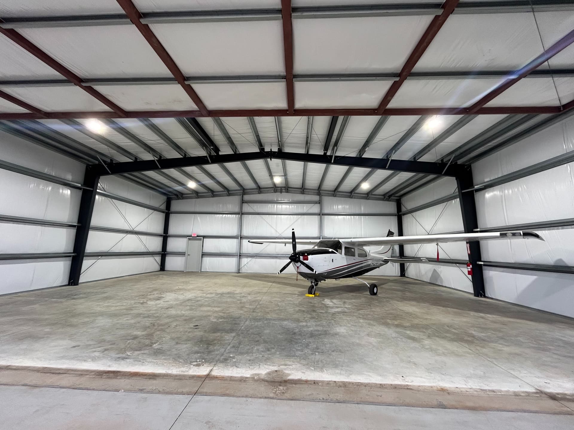 hangar popup image 4