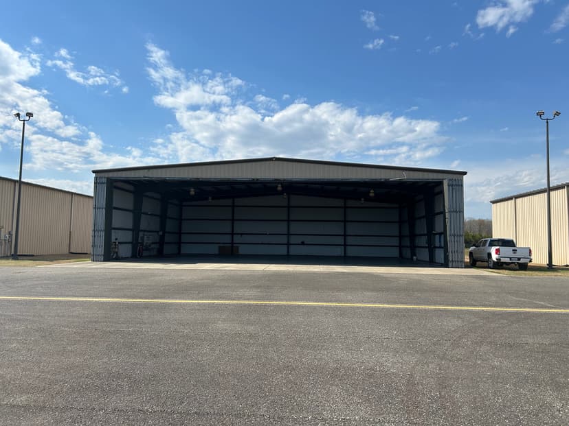 hangar popup image 4