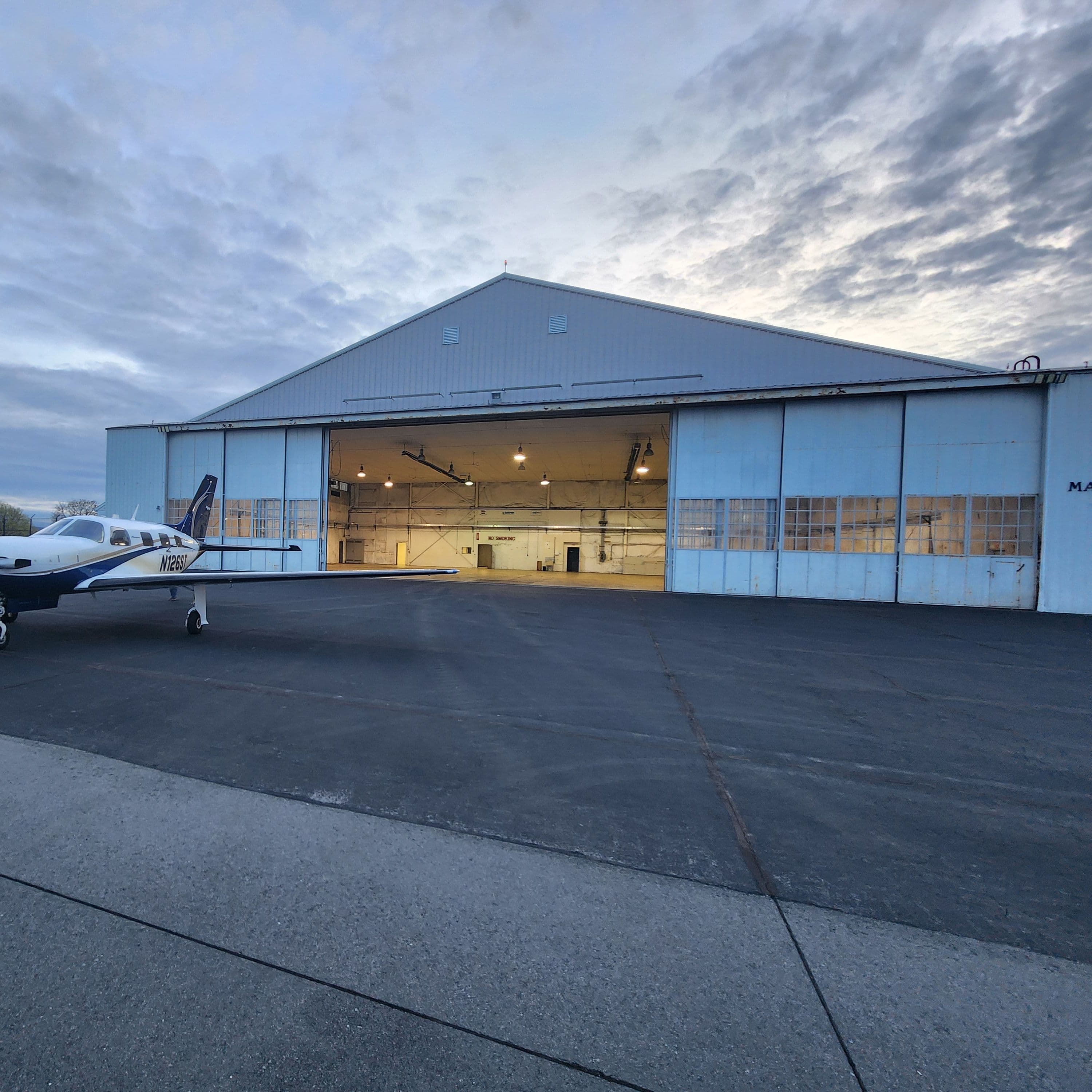 hangar popup image 3