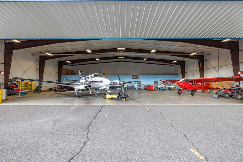 hangar popup image 1