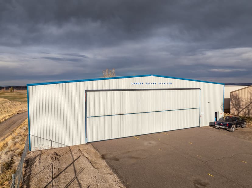 hangar popup image 3