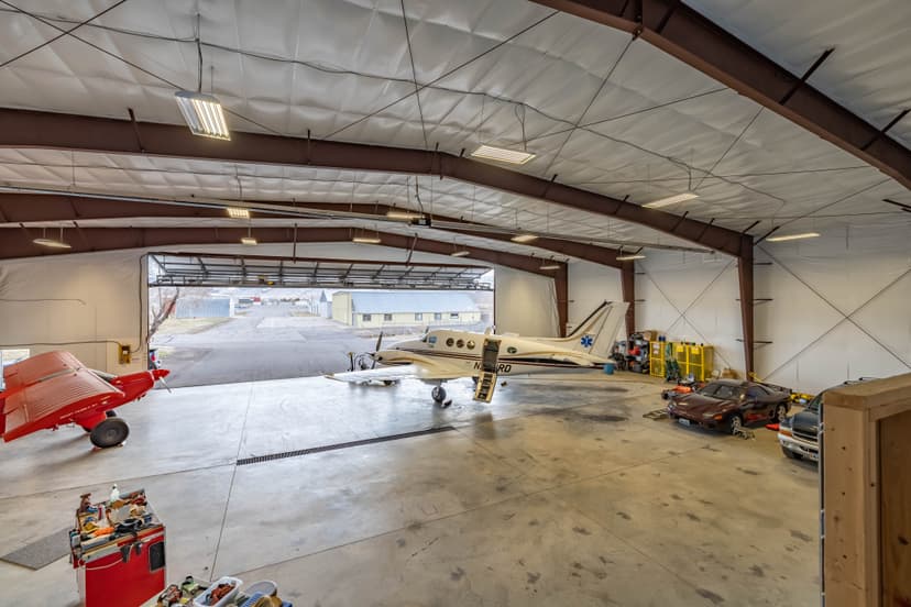 hangar popup image 5