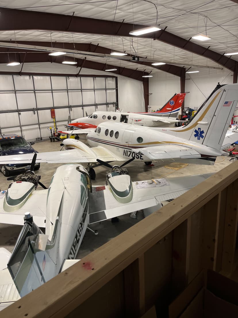 hangar popup image 6