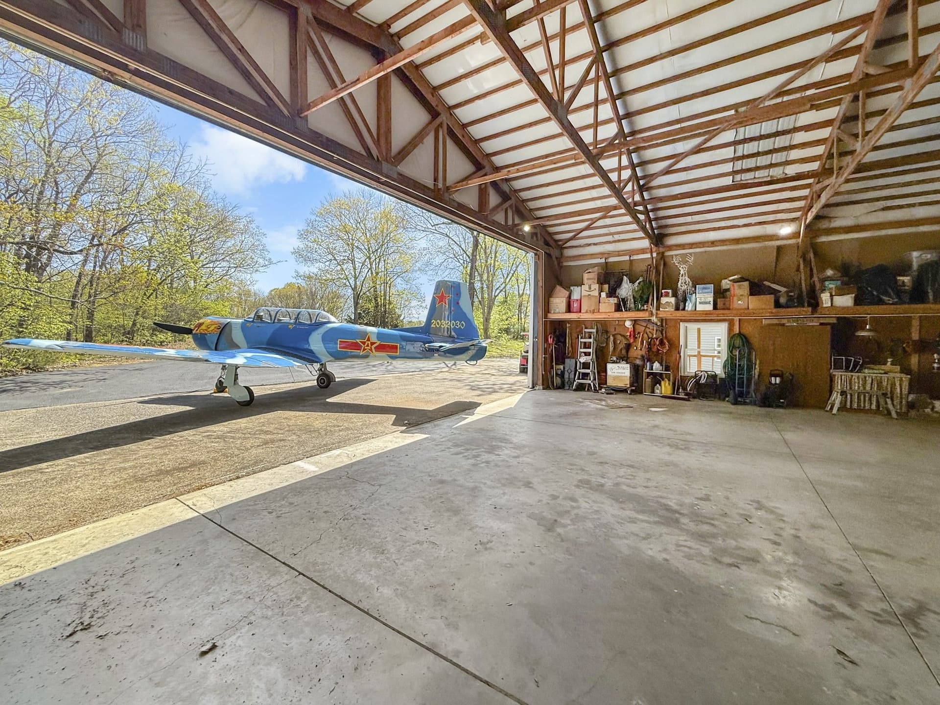 hangar popup image 5