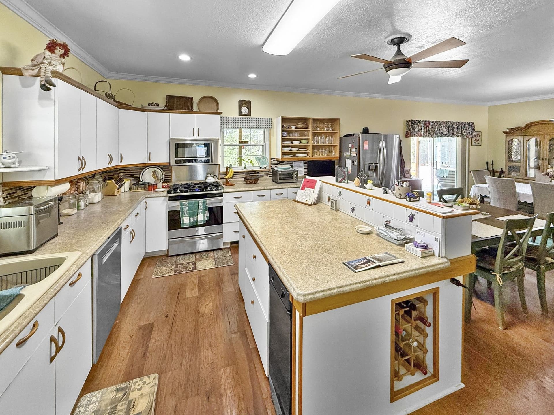 hangar popup image 7