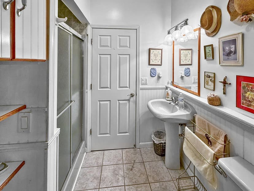 hangar popup image 9