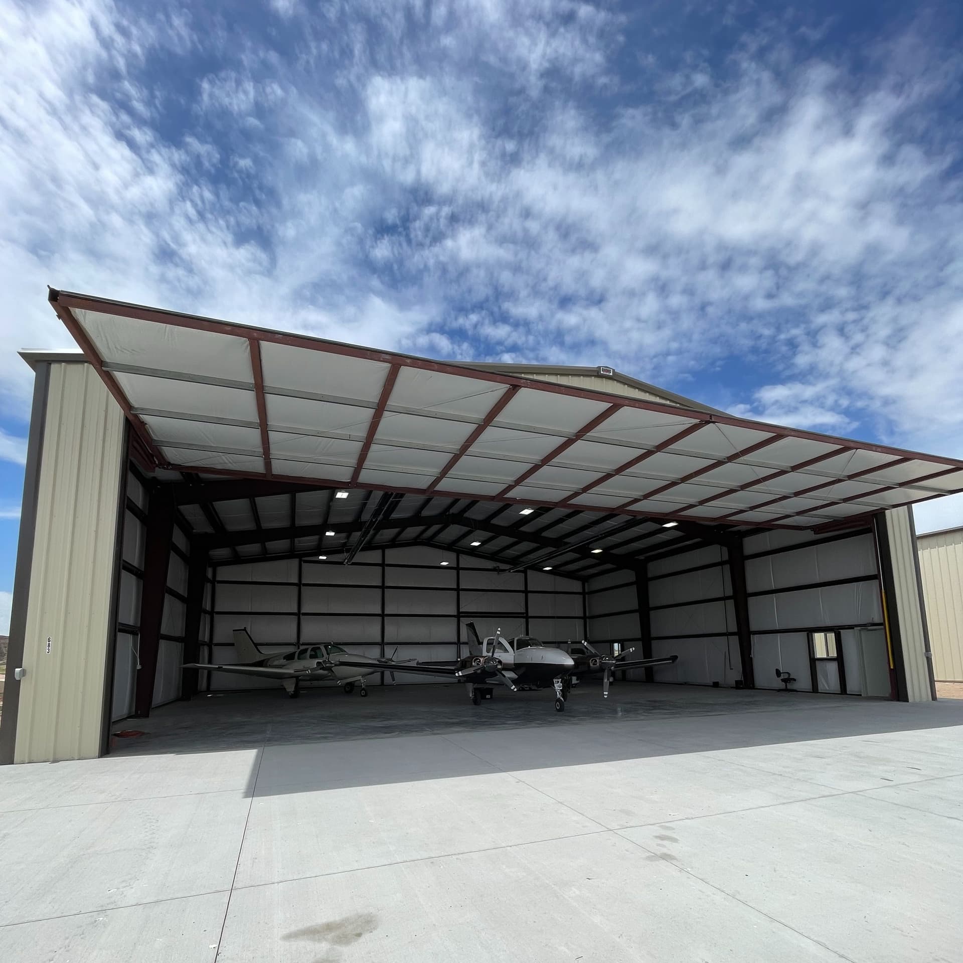 hangar popup image 2