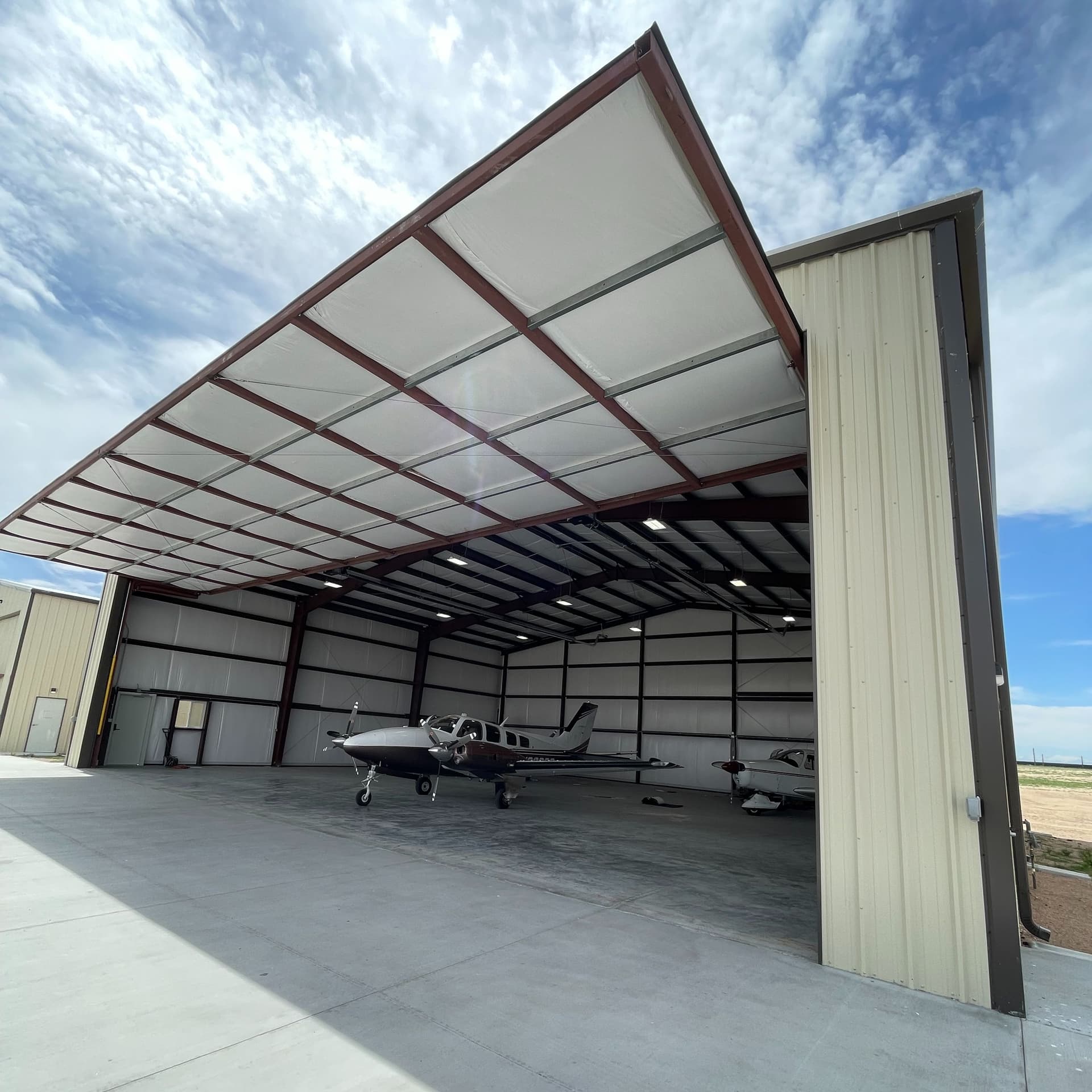 hangar popup image 5