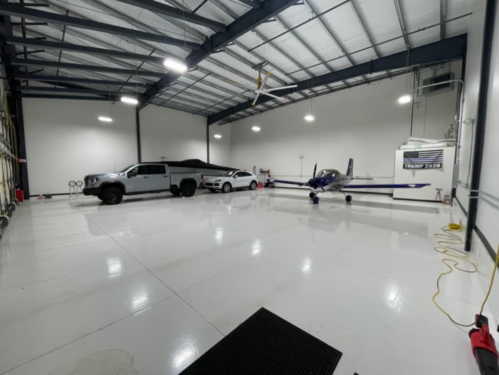 hangar popup image 2