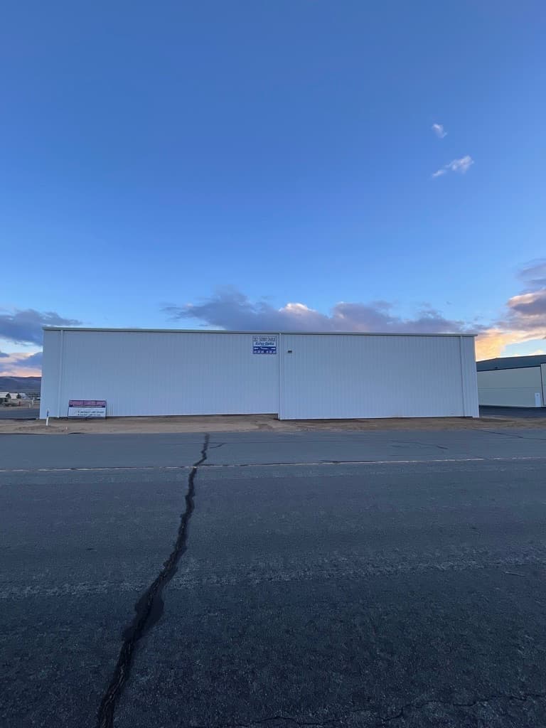 hangar popup image 3