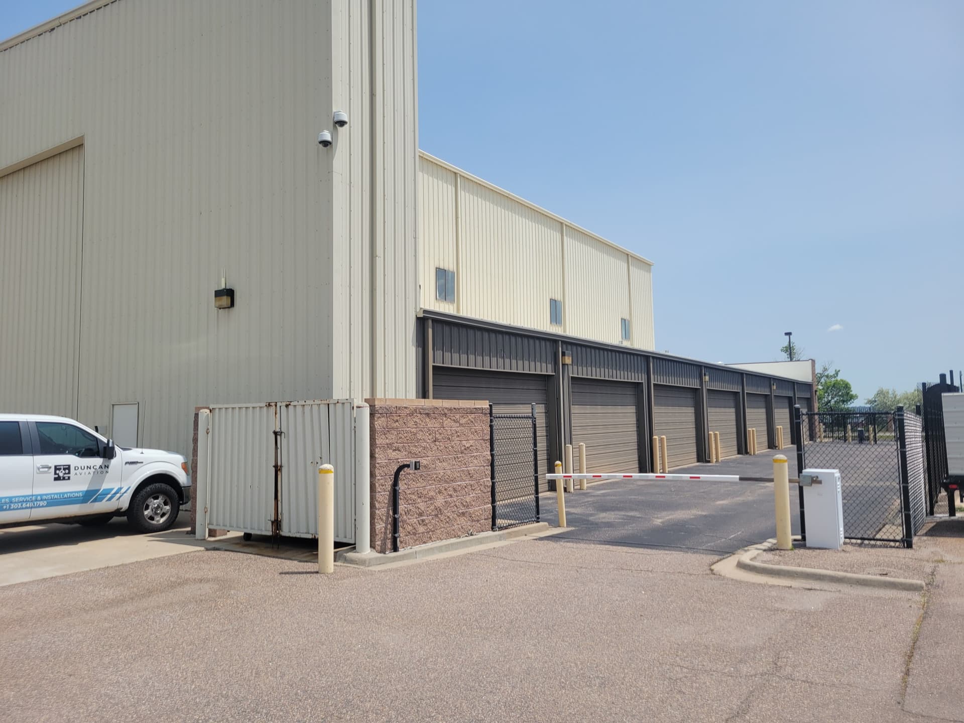 hangar popup image 7