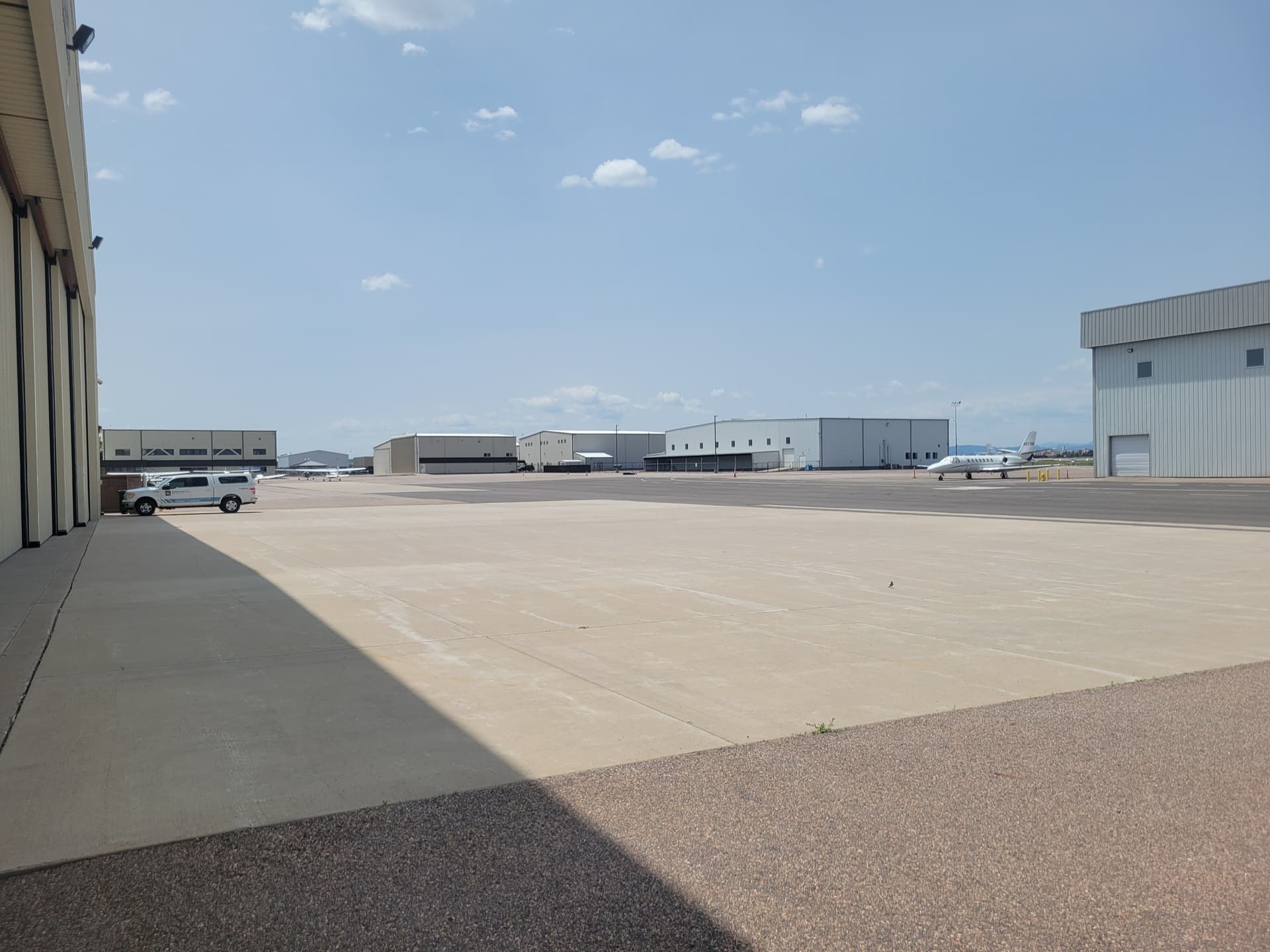 hangar popup image 6
